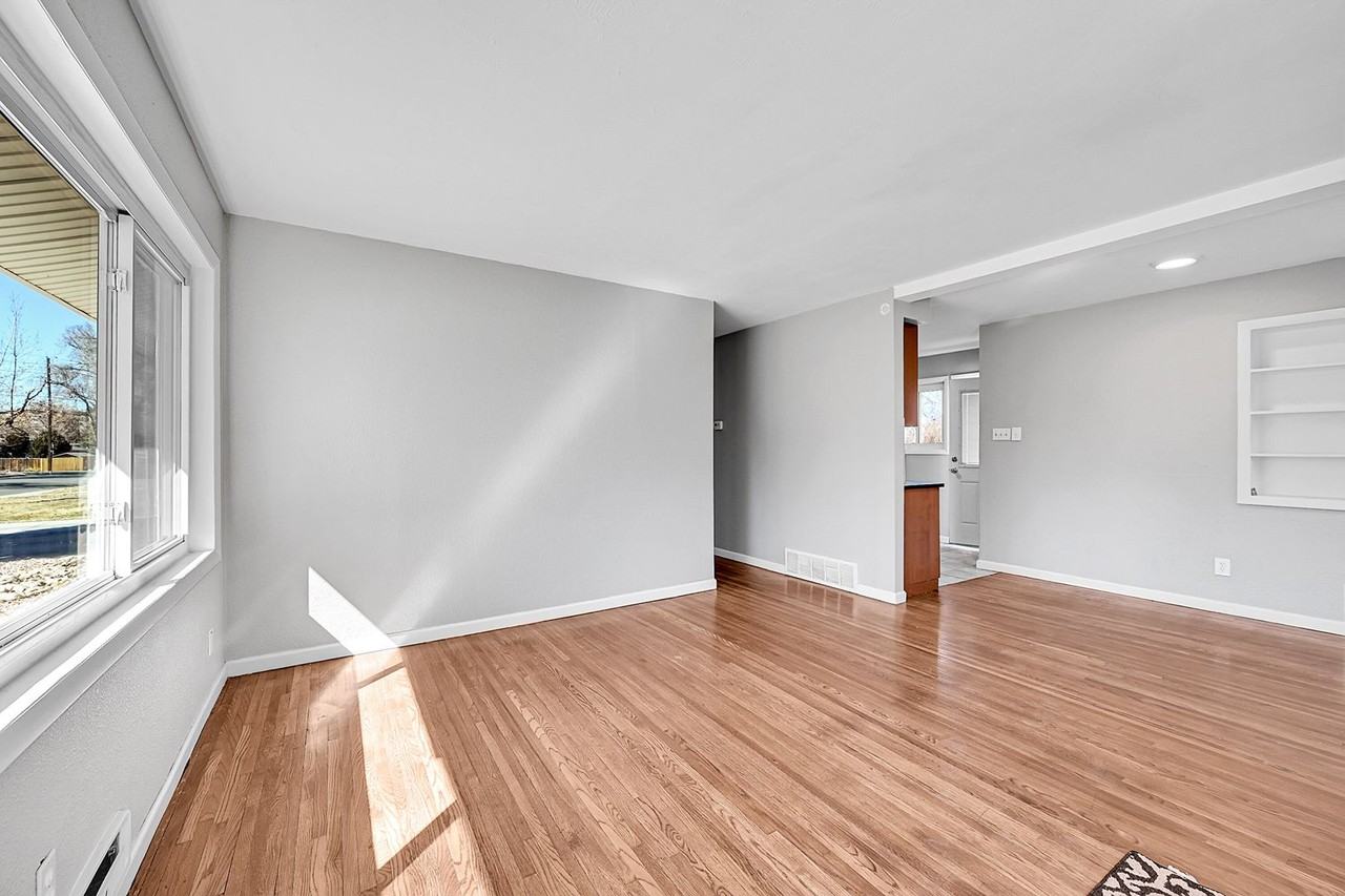 5635 Nebraska Way - Photo 7 of 31