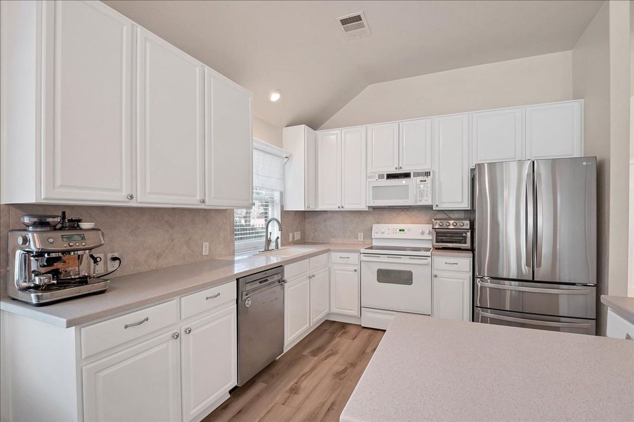 409 Carismatic Ln - Photo 6 of 18