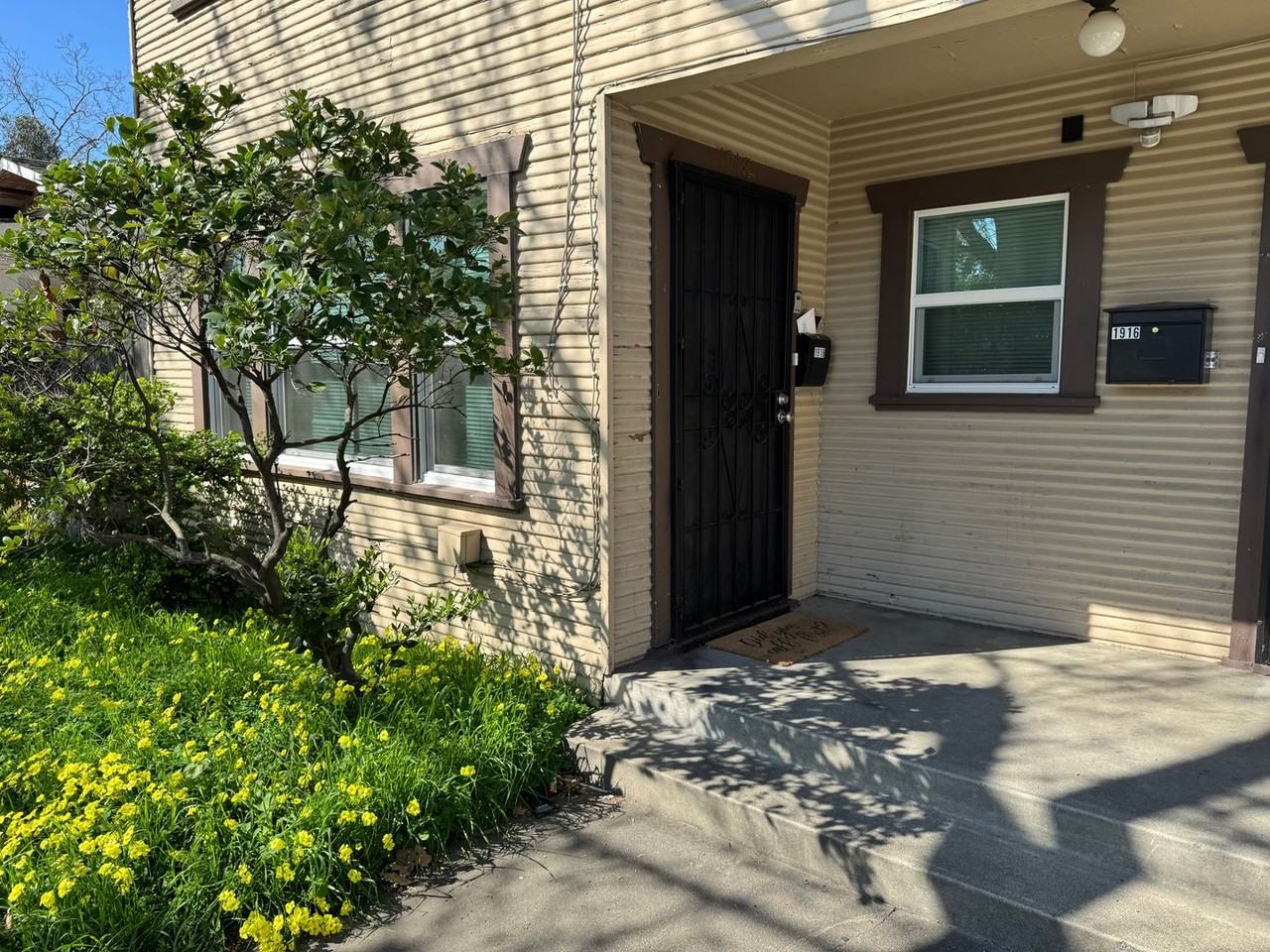 1918 Alhambra Blvd - Photo 2 of 25