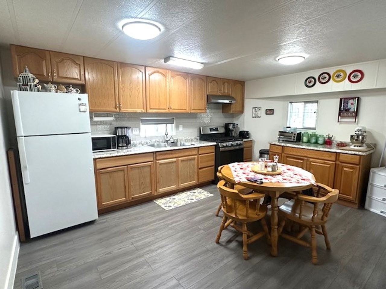 280 Bullion Rd - Photo 3 of 13