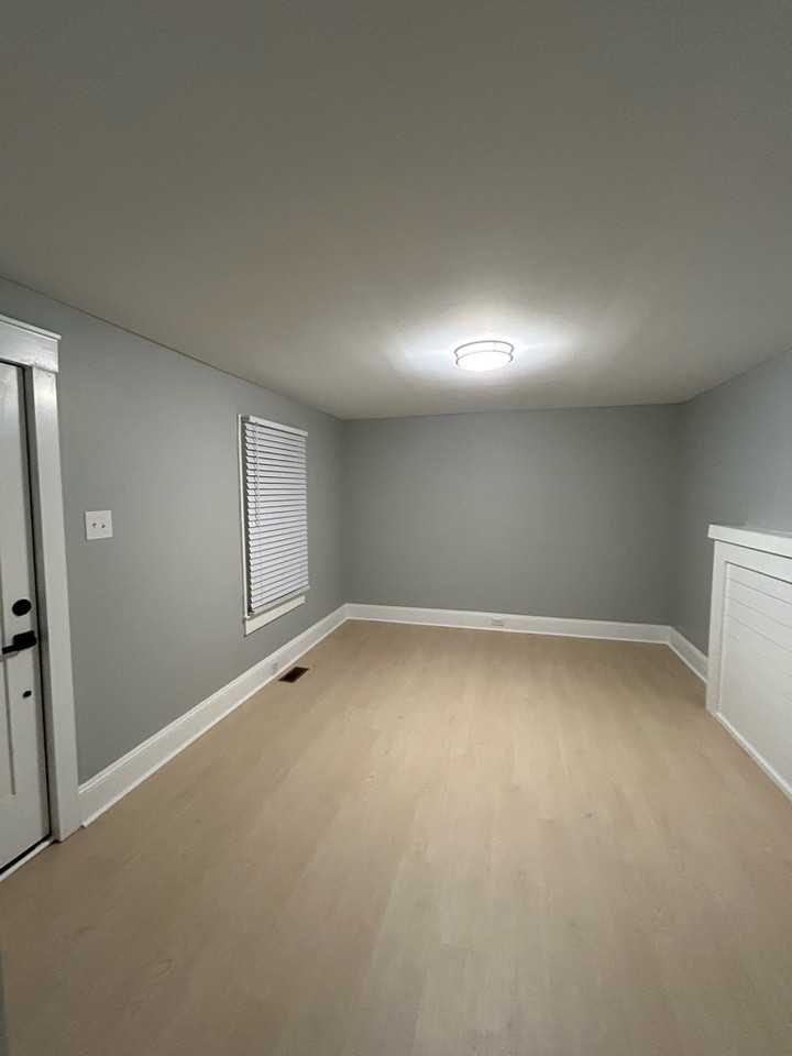 904 Wilcox St - Photo 3 of 9