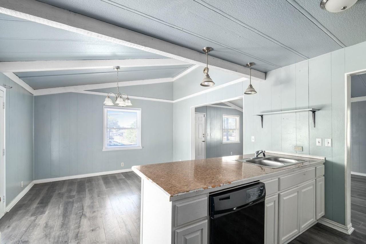 1505 Elyse Dr - Photo 7 of 13