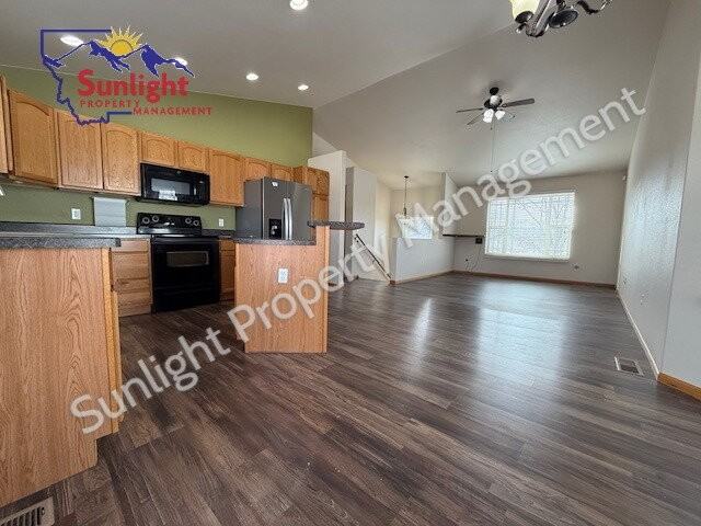 503 Santa Fe Dr - Photo 2 of 17