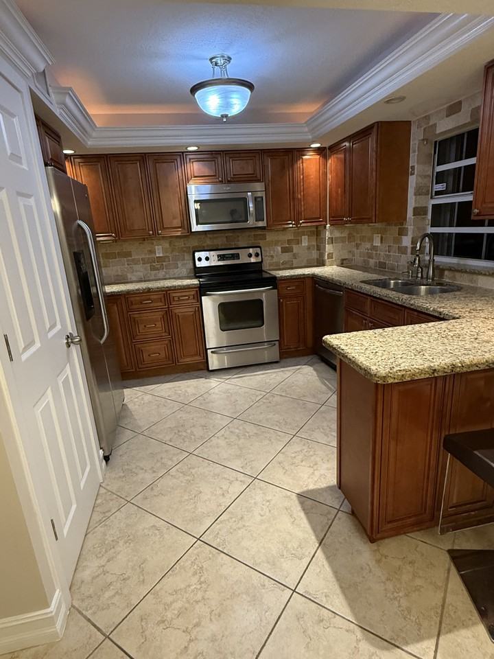 5212 Lake Loop Rd - Photo 3 of 14