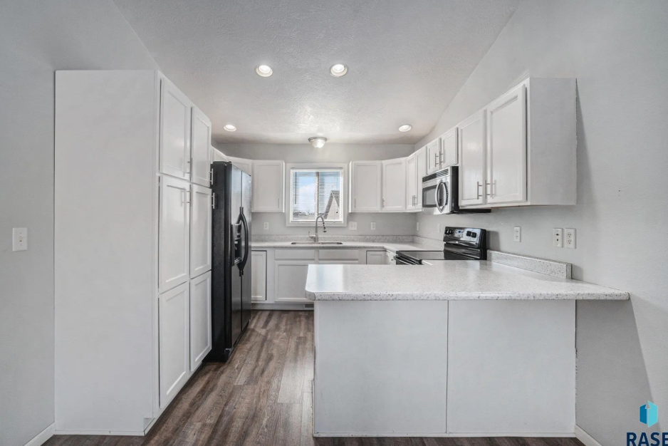 3606 W Hughes Pl #3606 - Photo 6 of 26