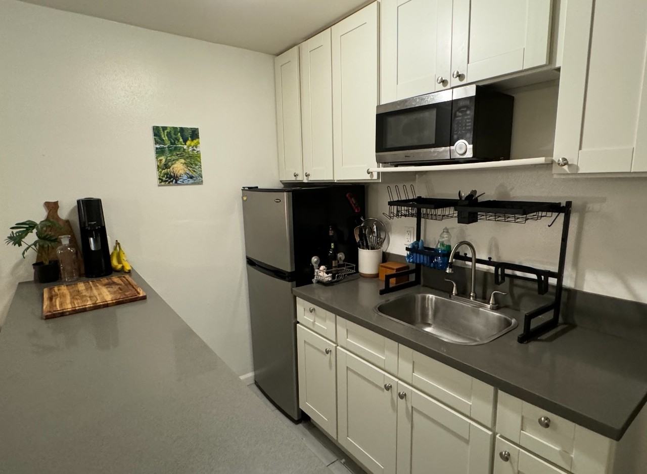 1938 S Garth Ave #3 - Photo 5 of 8