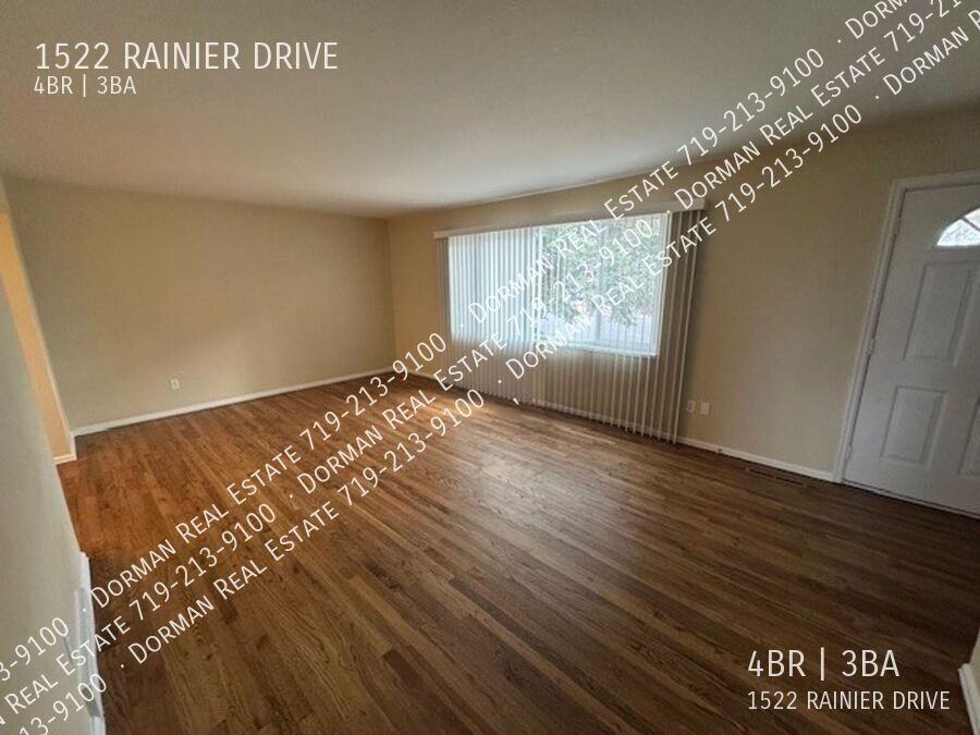 1522 Rainier Dr - Photo 3 of 17