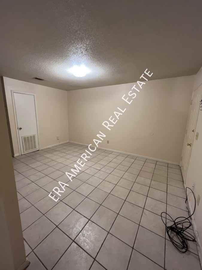 68 Twin Trees Drive - Photo 3 of 9