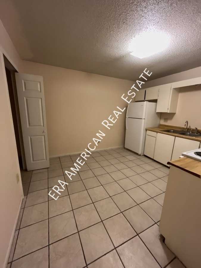 68 Twin Trees Drive - Photo 4 of 9