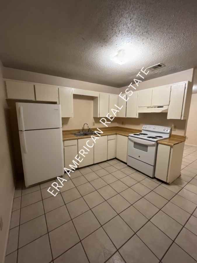 68 Twin Trees Drive - Photo 5 of 9