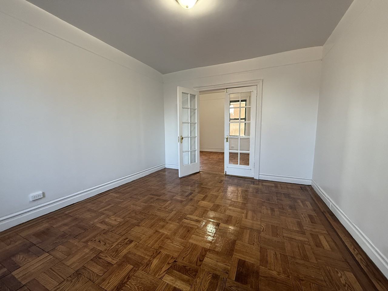 3113 Roberts Ave - Photo 3 of 13