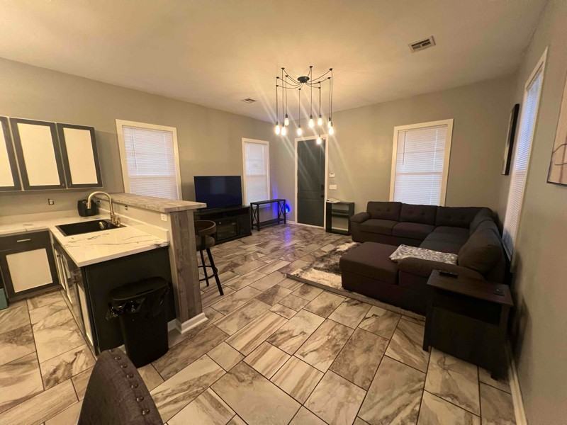 1835 Andry St - Photo 3 of 10