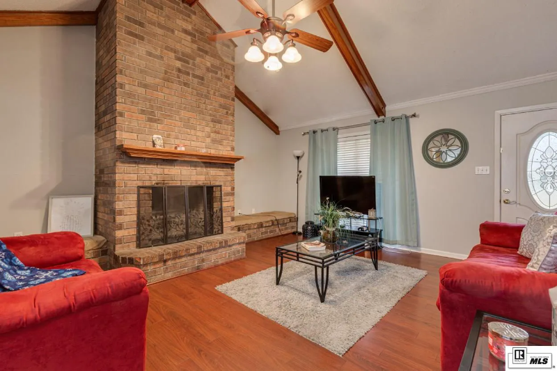 105 Timber Ln - Photo 2 of 12