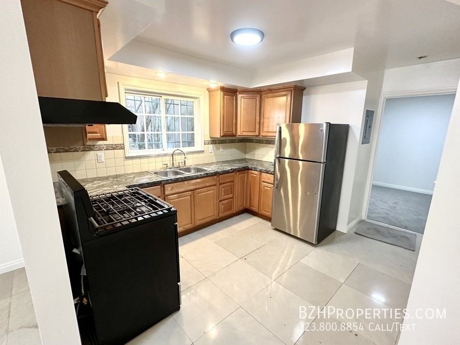 5935 Willoughby Ave - Photo 3 of 16