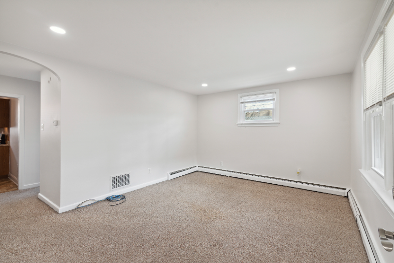 Aldine St #1stFLOOOR - Photo 4 of 7