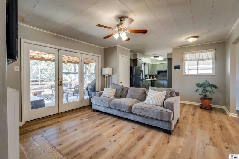 1811 Sherwood Ave - Photo 3 of 14