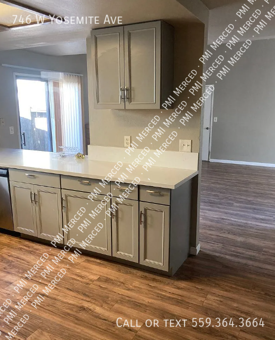 746 W Yosemite Ave - Photo 3 of 9