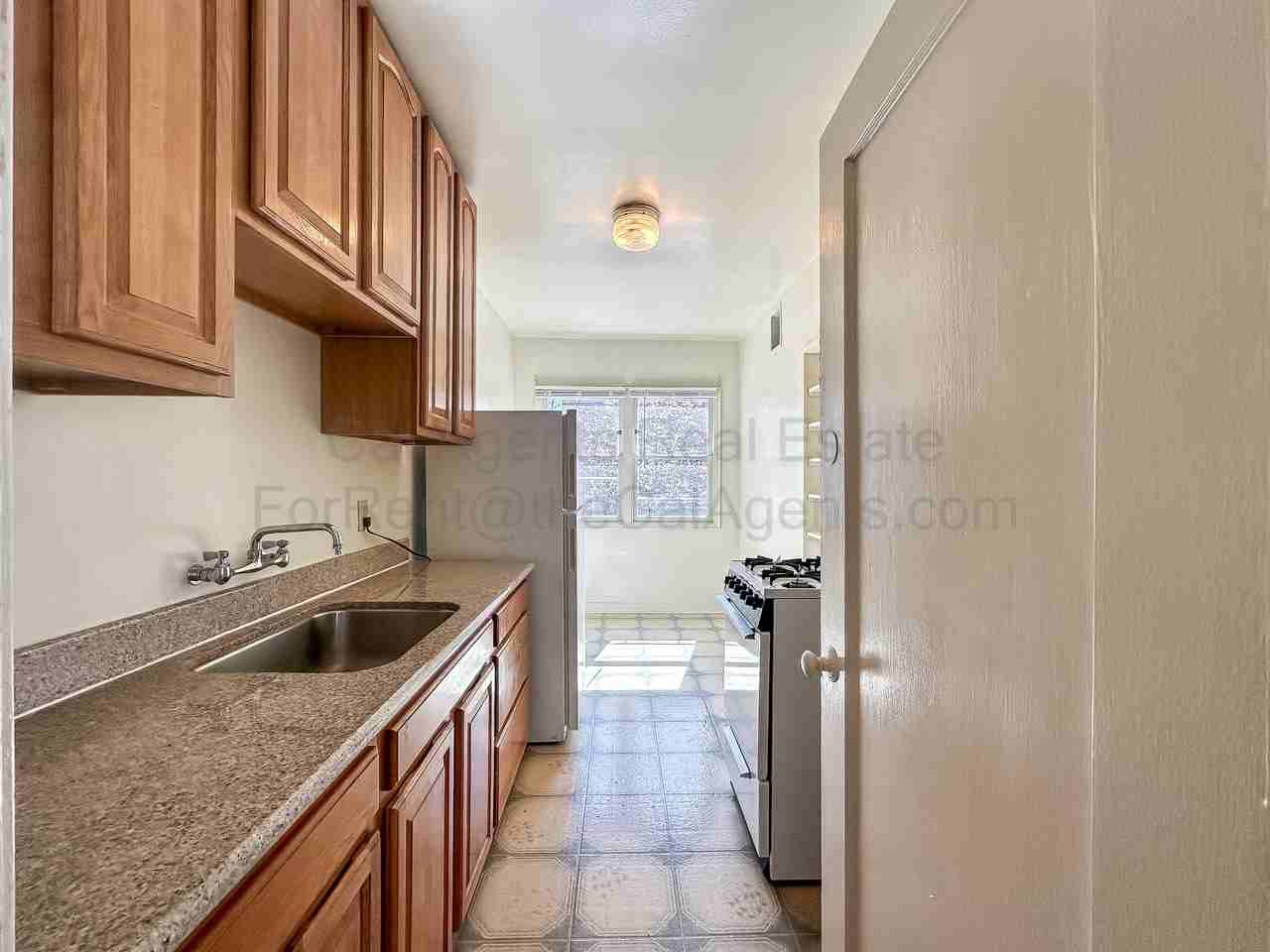 2710 Haste St - Photo 3 of 13