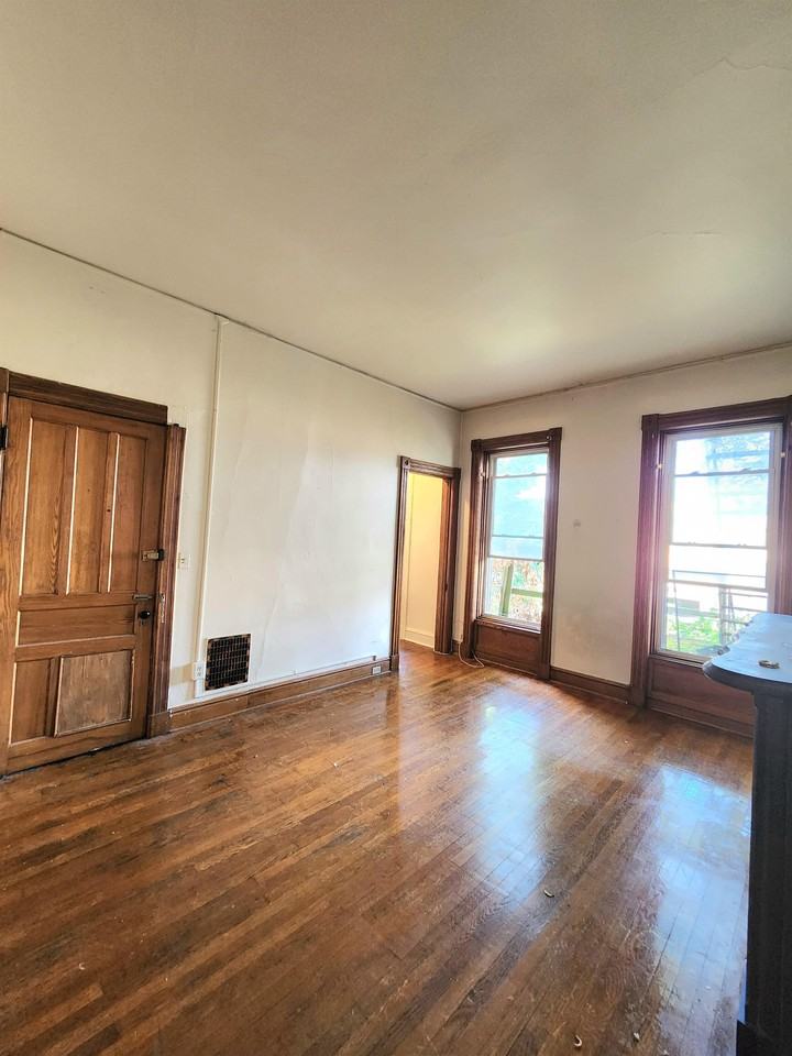 449 State Street - Photo 4 of 7