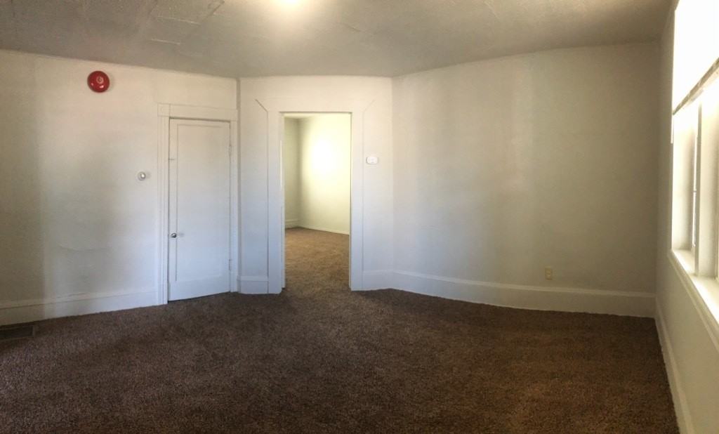 1328 W DEAN AVE - Photo 2 of 9