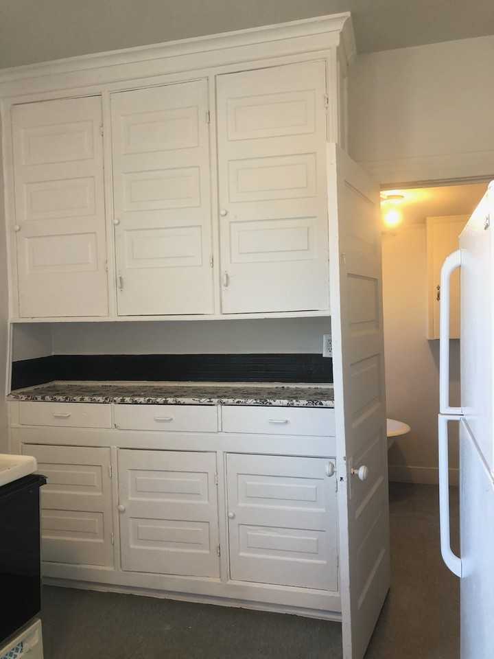 1328 W DEAN AVE - Photo 3 of 9