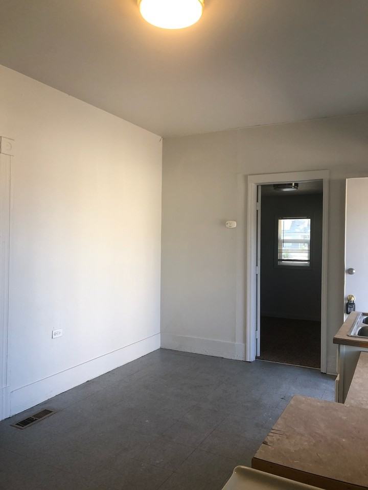 1328 W DEAN AVE - Photo 5 of 9