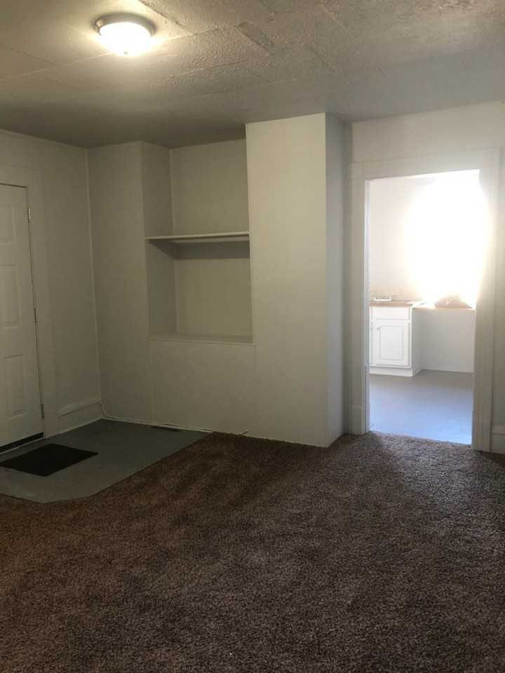 1328 W DEAN AVE - Photo 6 of 9