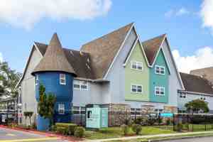 featured image of 6419 Skyline Dr