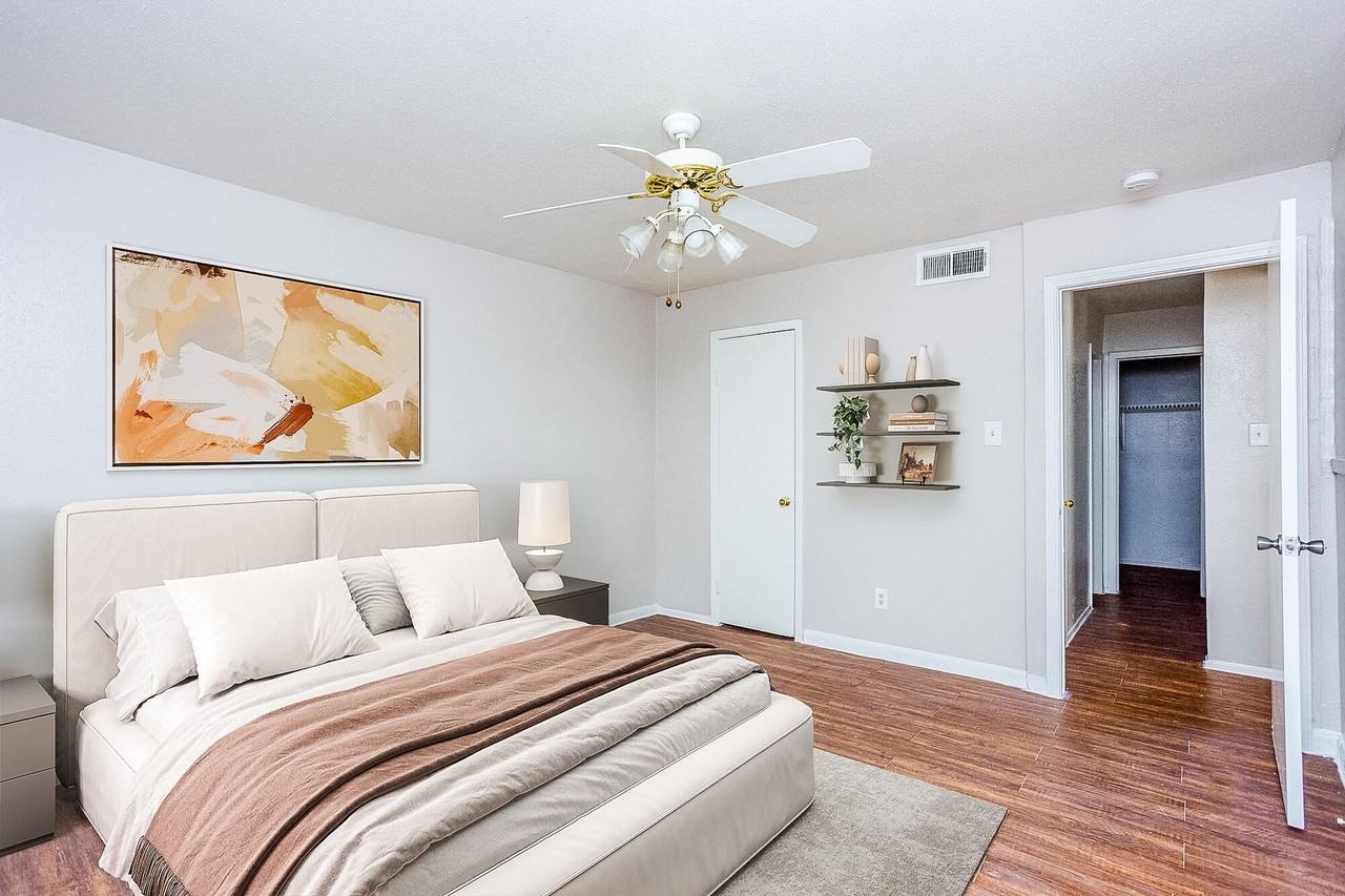 Stonehaven at the Galleria - Photo 3 of 38