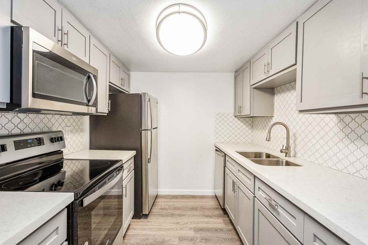 Stonehaven at the Galleria - Photo 4 of 38