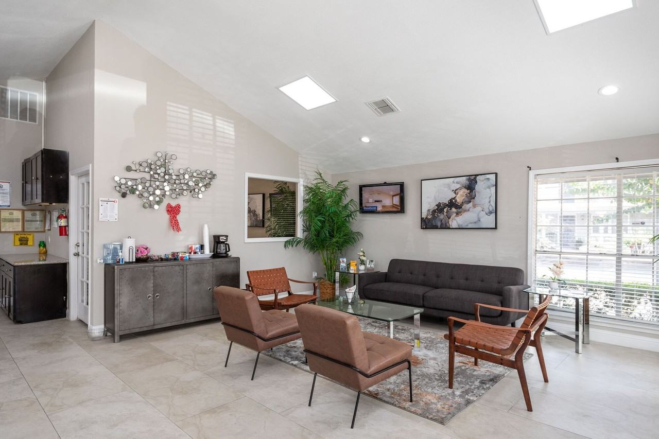 Stonehaven at the Galleria - Photo 6 of 38