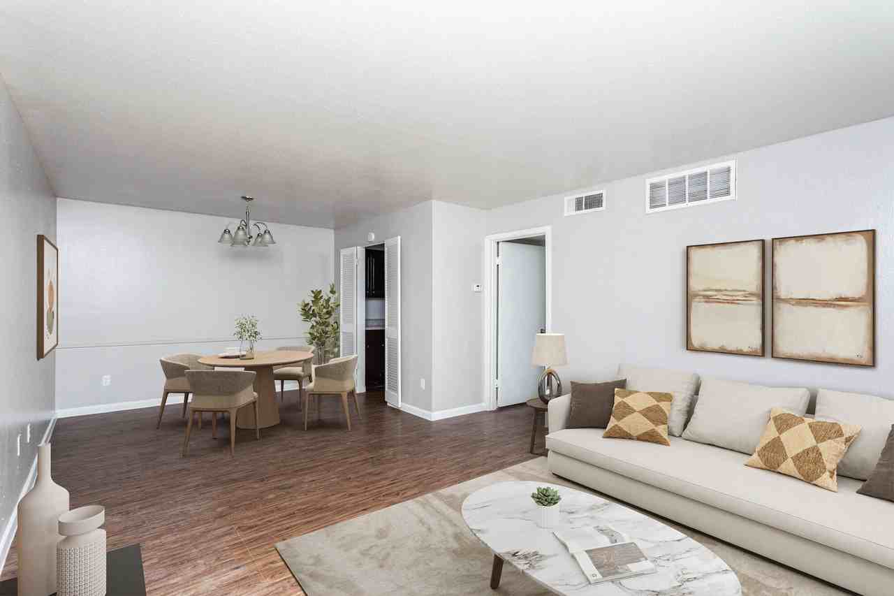 The Atrium At 5606 - Photo 7 of 14