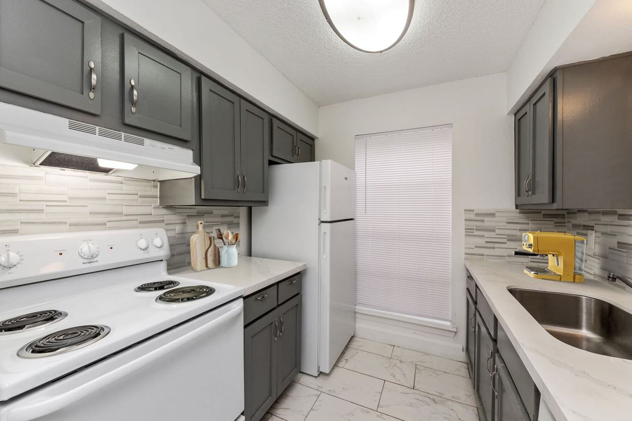 Parkway And Parkgreen On Bellaire - Photo 4 of 26