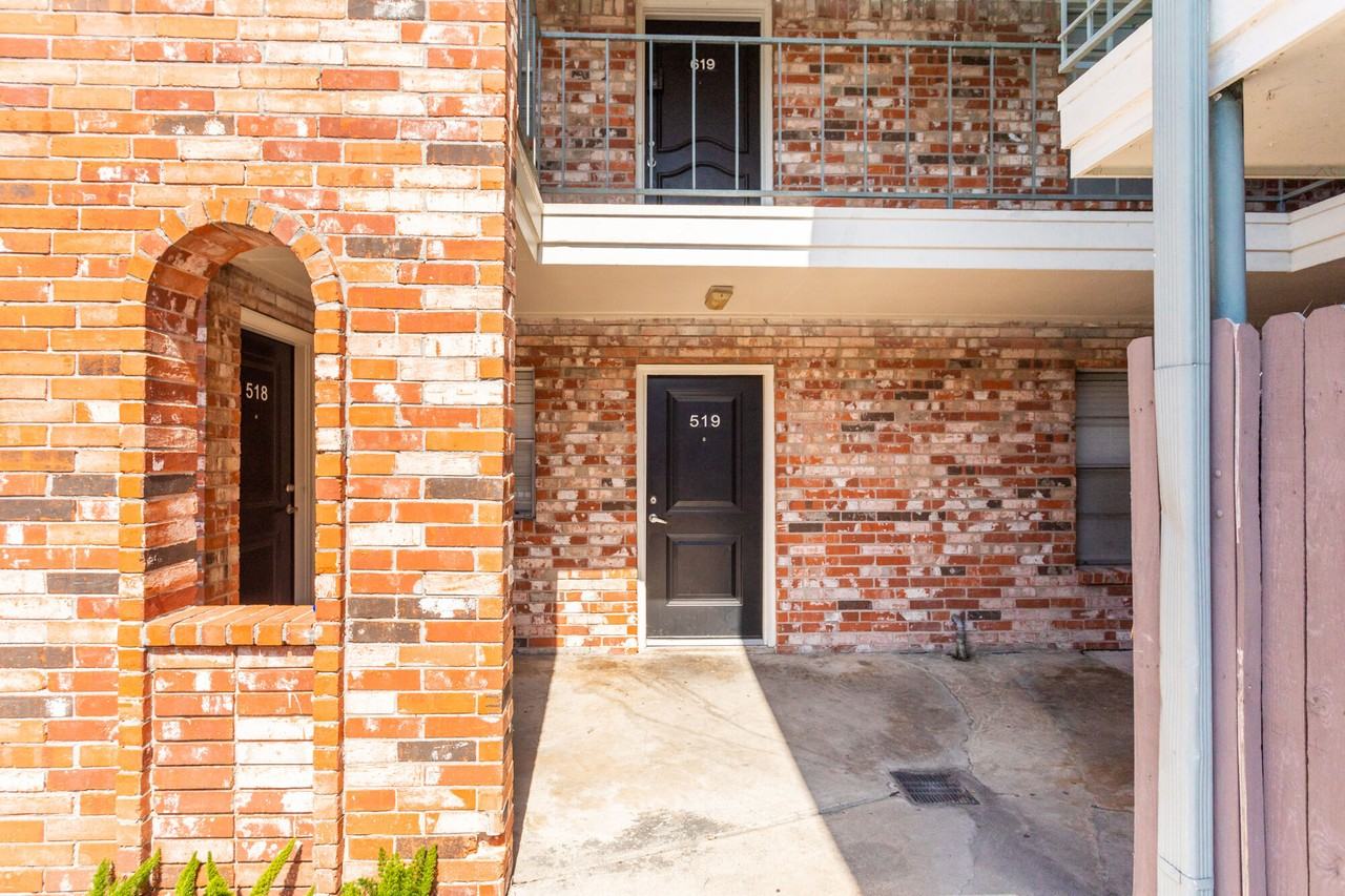 Stratford House Apartments - Photo 5 of 25