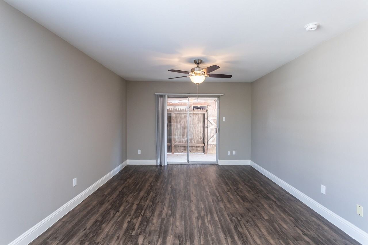 Stratford House Apartments - Photo 7 of 25