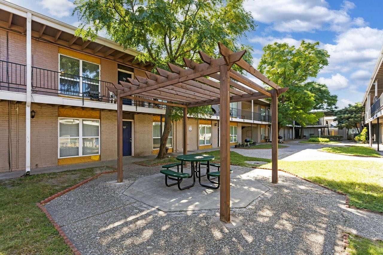 Santa Monica - Photo 3 of 14