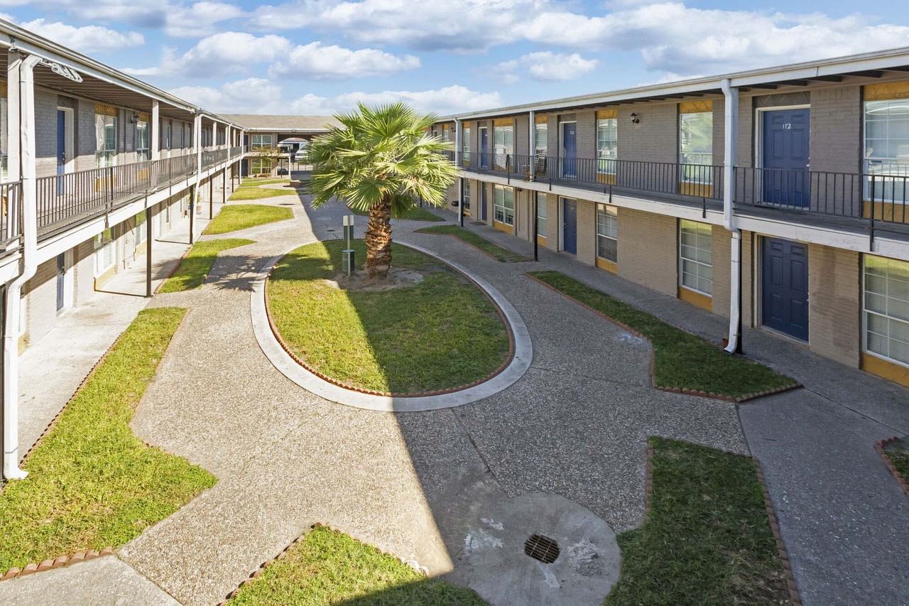 Santa Monica - Photo 4 of 14