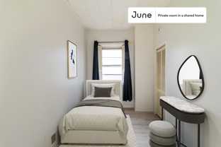 923 Beacon St #C - Photo 1 of 1