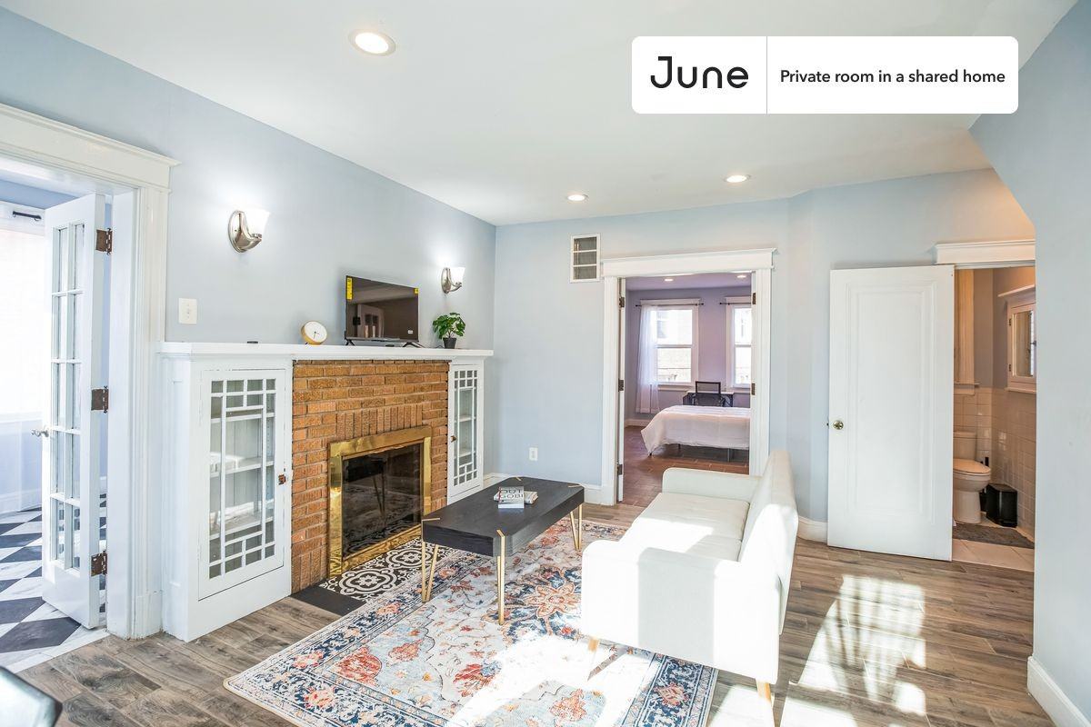 2826 Pennsylvania Ave Se #G - Photo 4 of 17