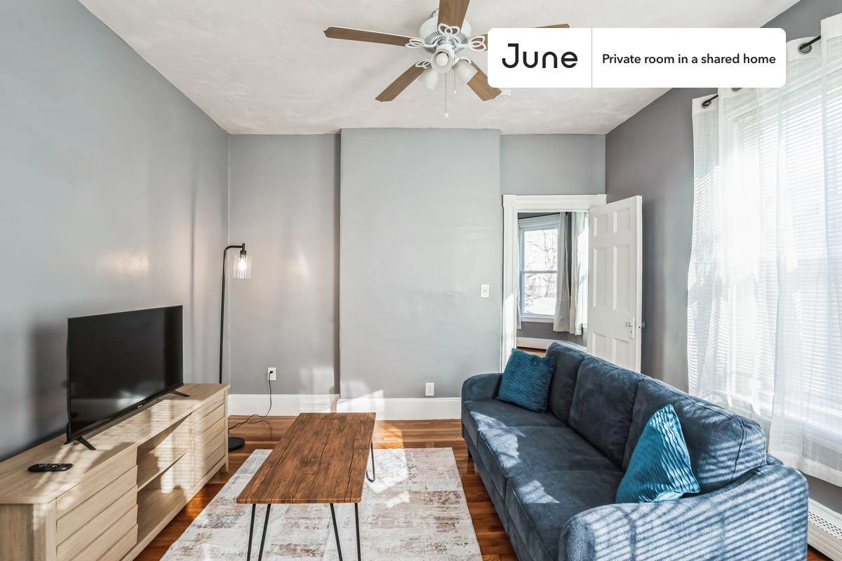 19 Harrison St #D - Photo 7 of 16