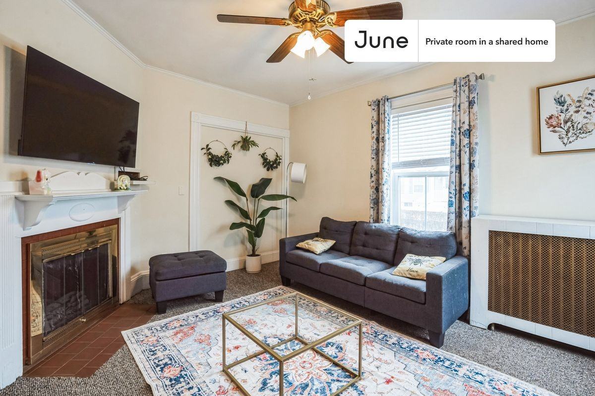 53 Hopedale St #F - Photo 7 of 15