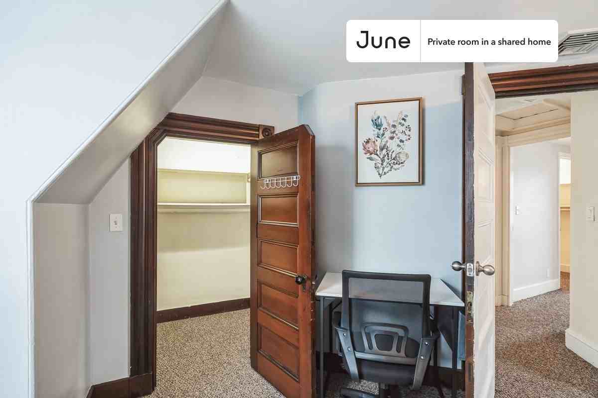 53 Hopedale St #F - Photo 4 of 15