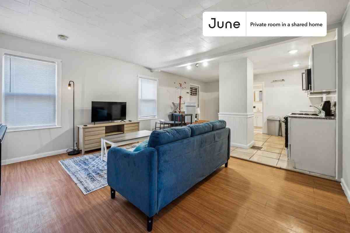 256 Hurley St #A - Photo 6 of 15