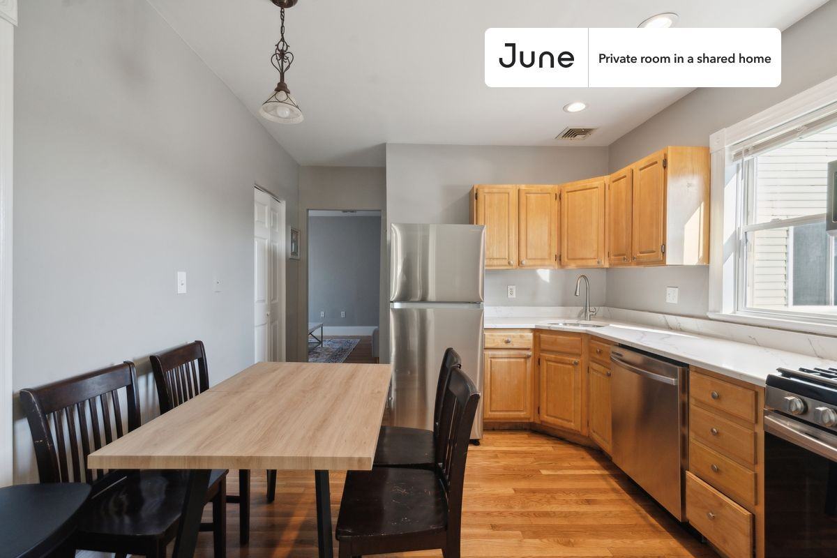 33 Adamson Street #D - Photo 6 of 11