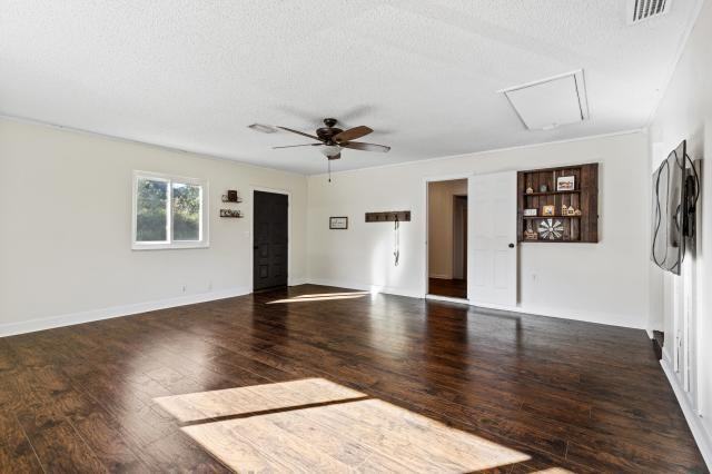 5392 Se 3rd Ave - Photo 2 of 10