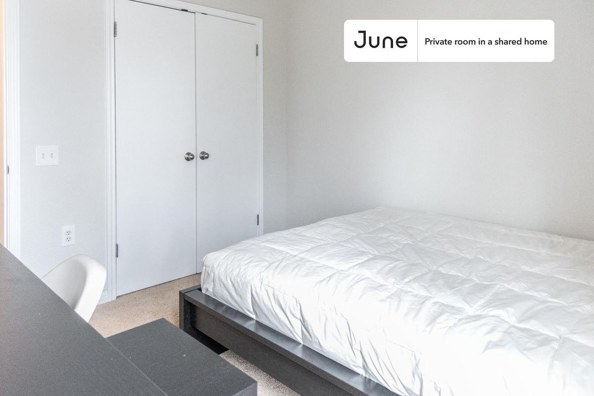 1604 Singleton Ave #C - Photo 2 of 26