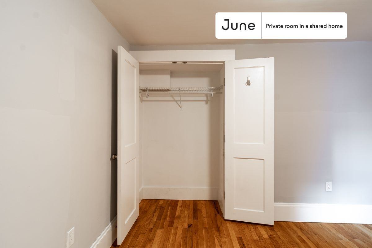 190 Kelton St #D - Photo 5 of 15