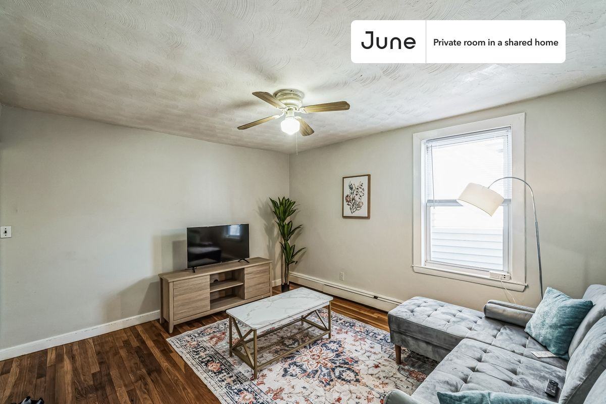 94 Spring St #D - Photo 7 of 14