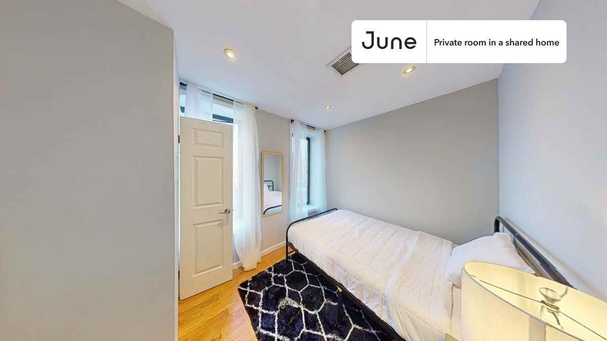 354 W 110th St #D - Photo 4 of 10