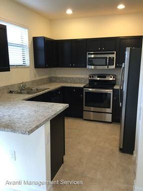 320 SE 37th Terrace - Photo 3 of 7